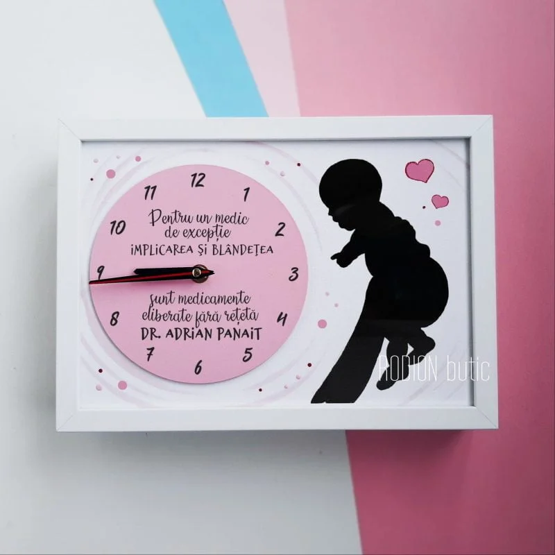 Cadou medic personalizat cu mesaj bebelus pictat manual